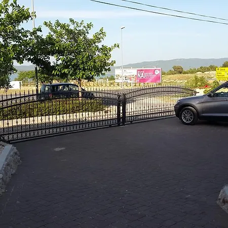 Antolkovic * Pakoštane